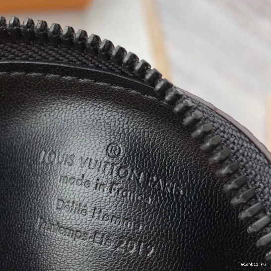 WIS POUCH VUITTON KEY LOUIS 0121